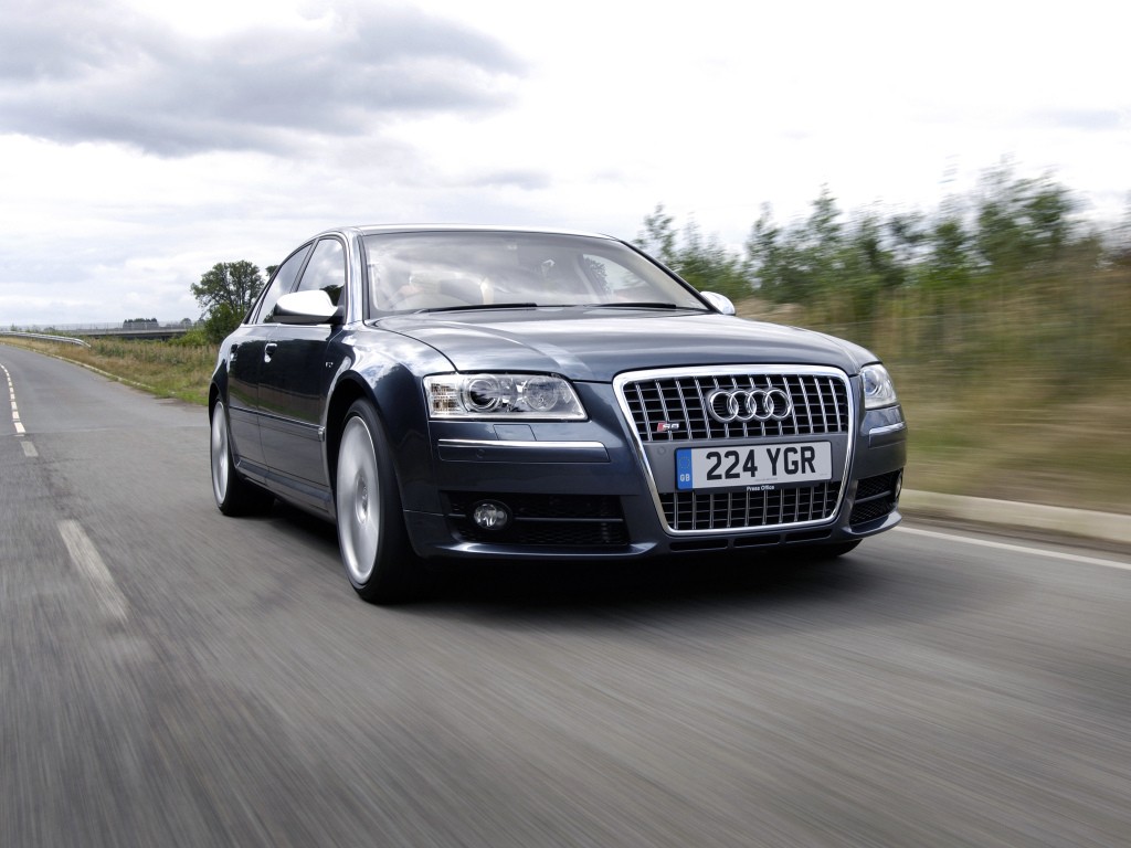 Audi S8 photo 9