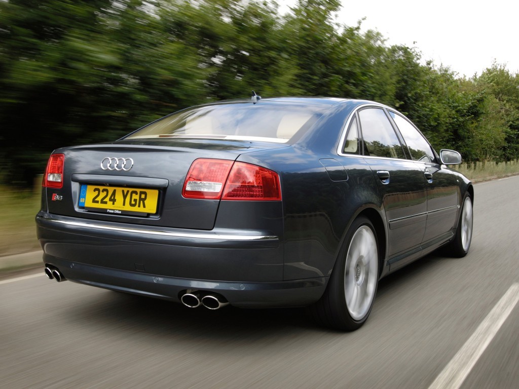 Audi S8 photo 12