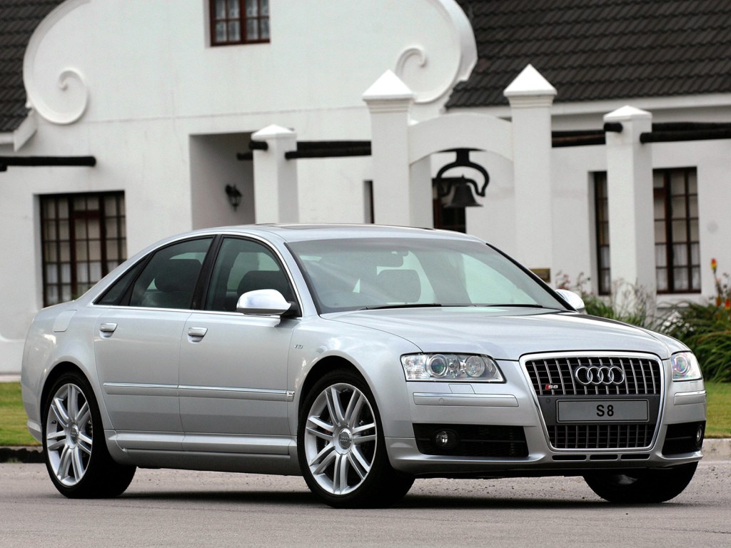 Audi S8 photo 16