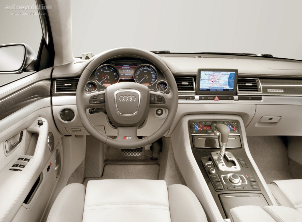 Audi S8 photo 21
