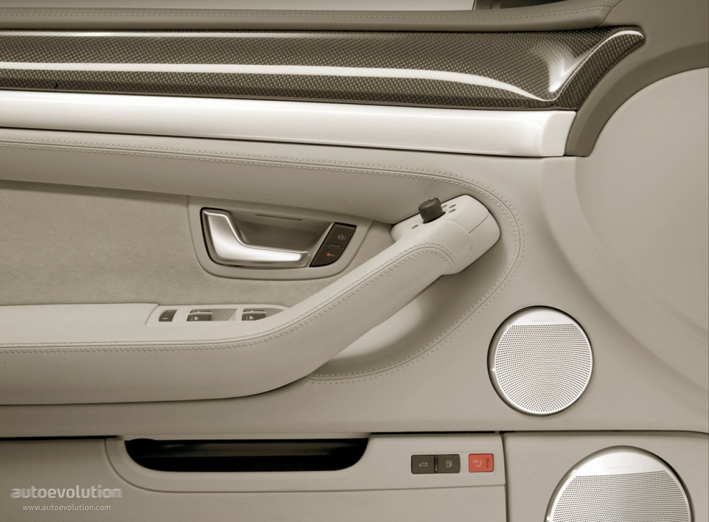 Audi S8 photo 24