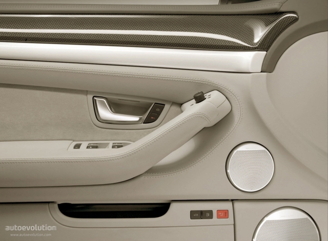 Audi S8 photo 24