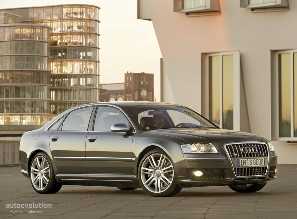 Audi S8 photo 2