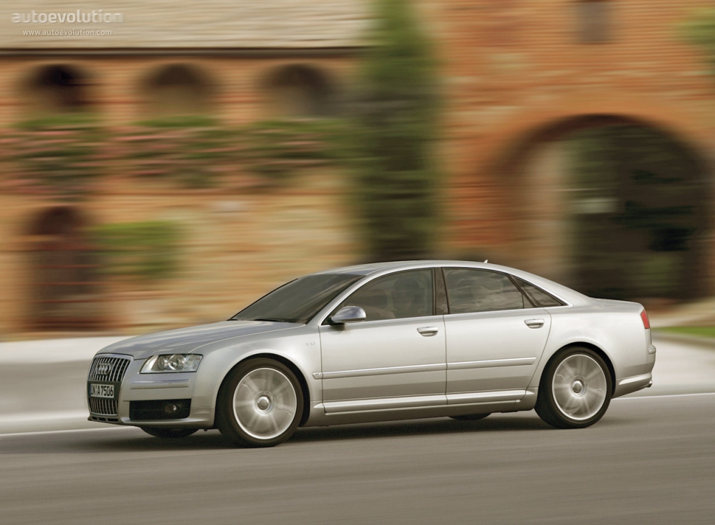 Audi S8 photo 3