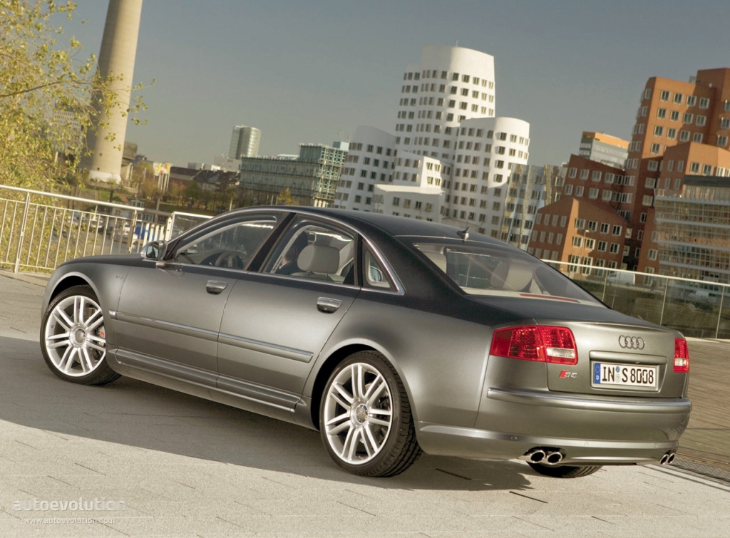 Audi S8 photo 6