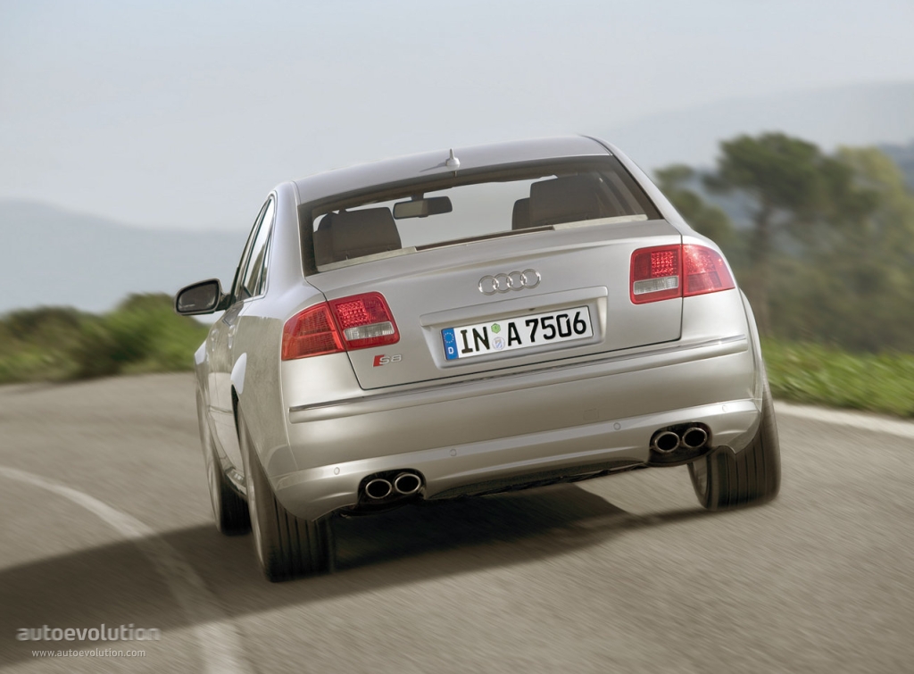 Audi S8 photo 8