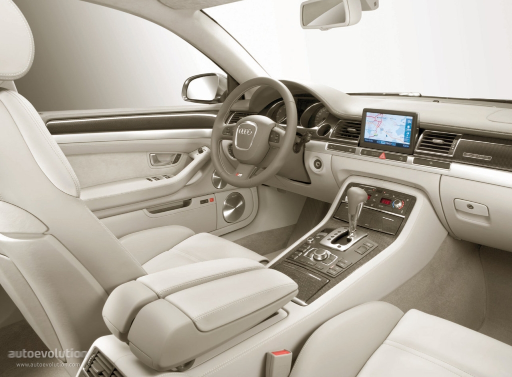 Audi S8 photo 20