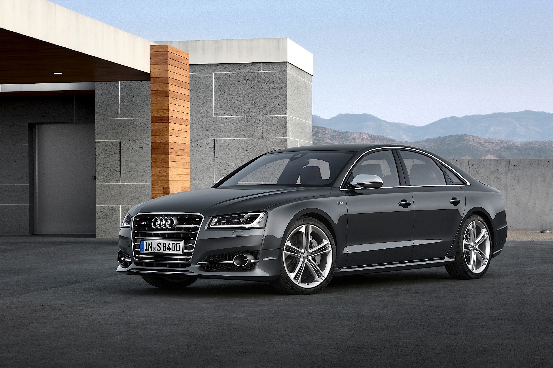 Audi S8 photo 3