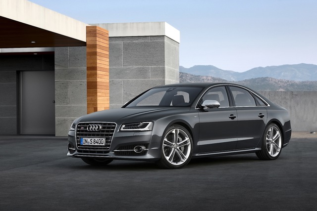 Audi S8 photo 3