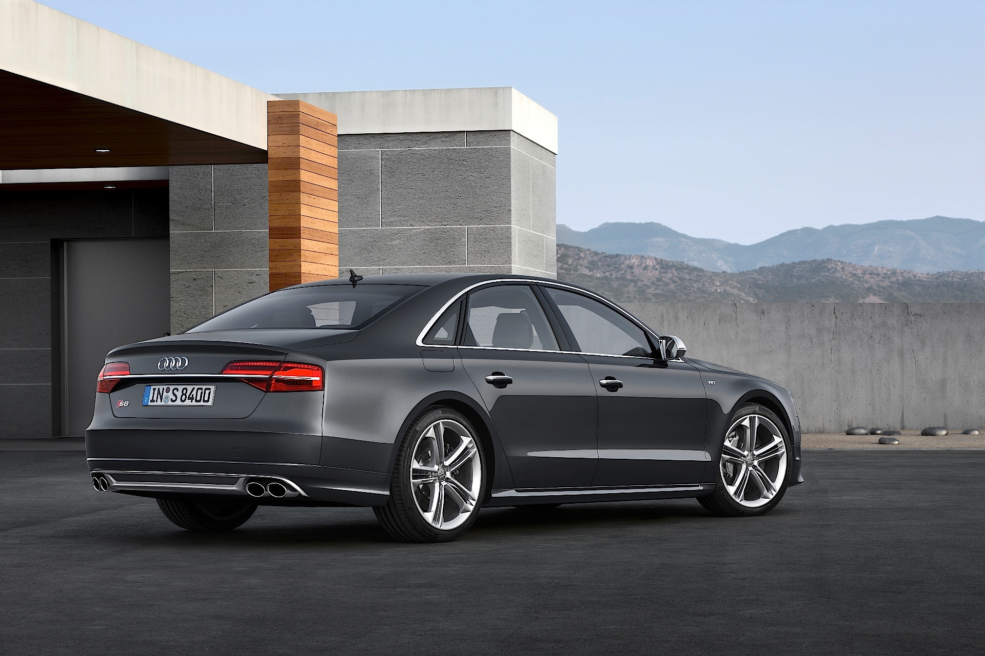 Audi S8 photo 4