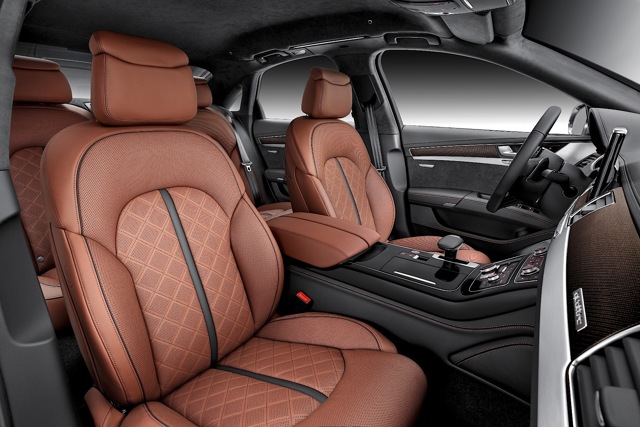 Audi S8 photo 21