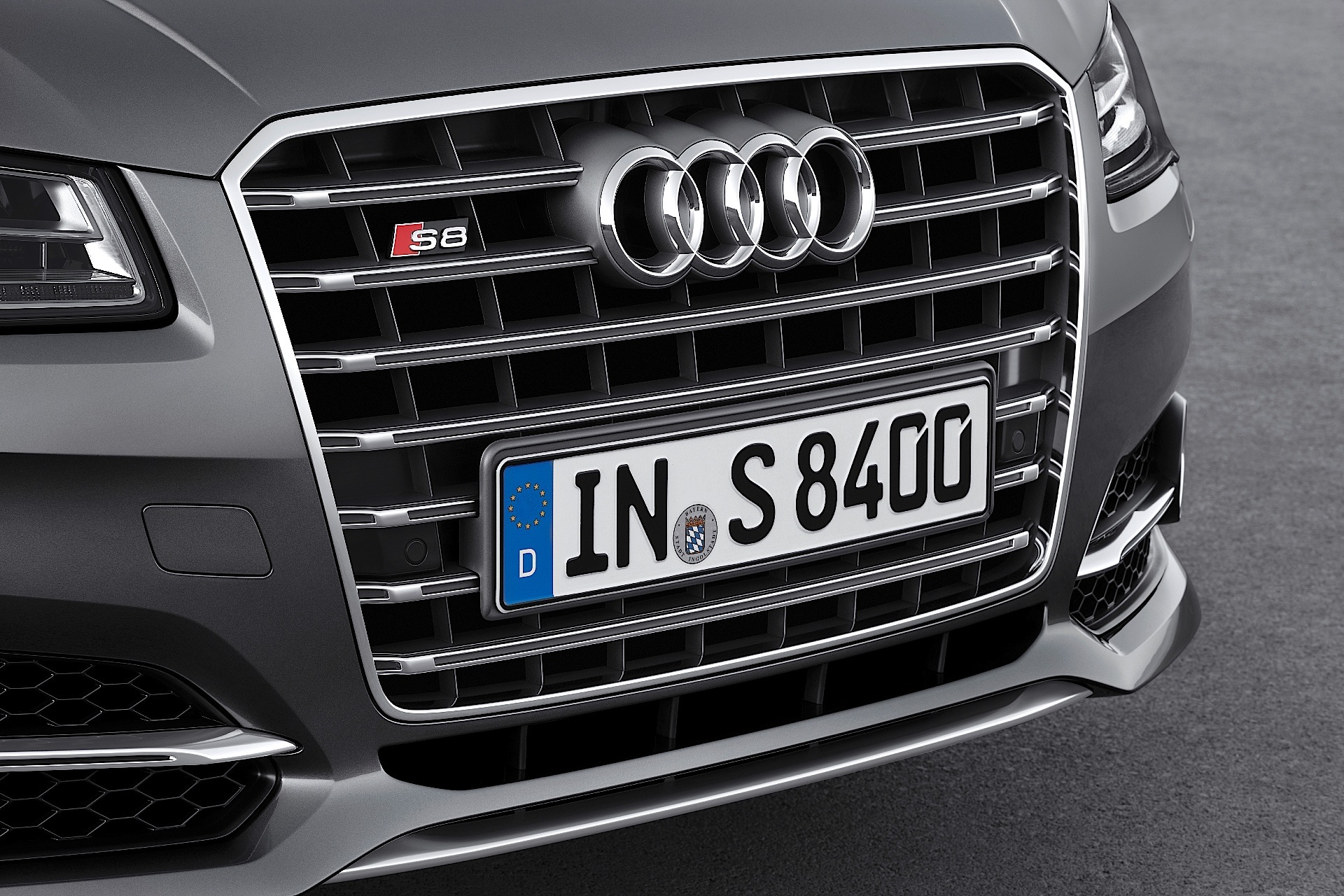 Audi S8 photo 12