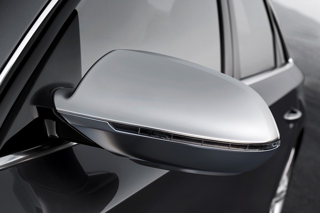 Audi S8 photo 14