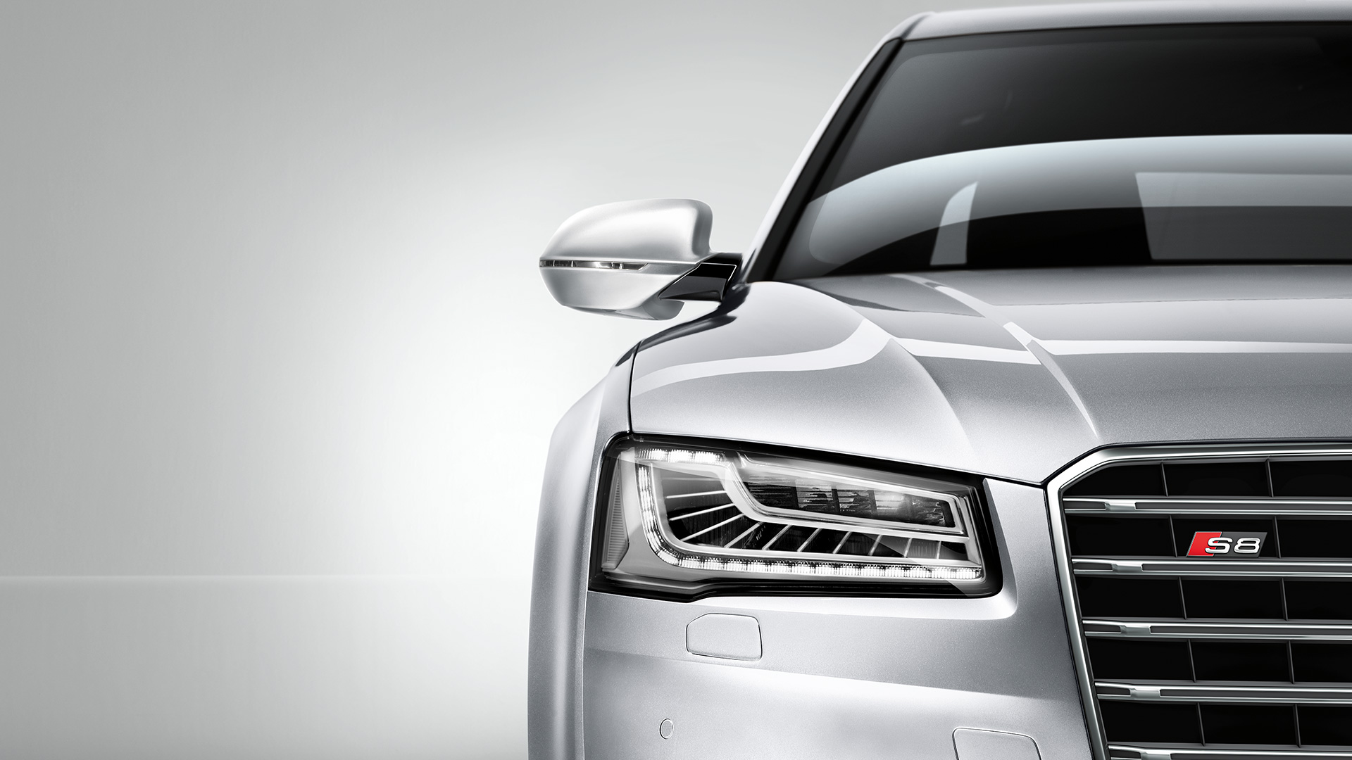 Audi S8 photo 18