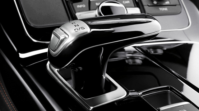 Audi S8 photo 30