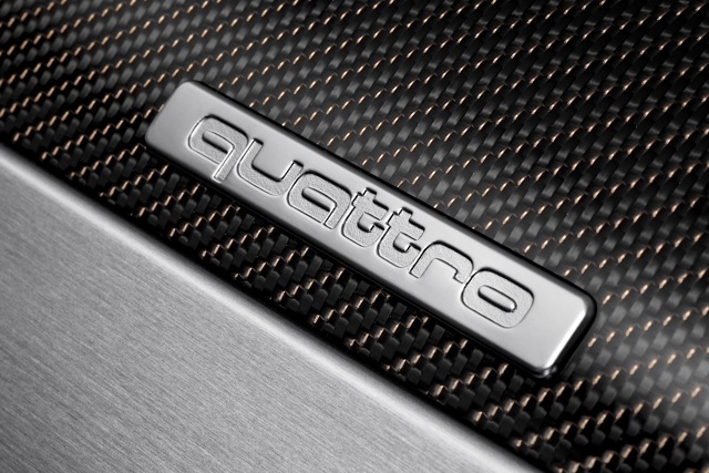 Audi S8 photo 24