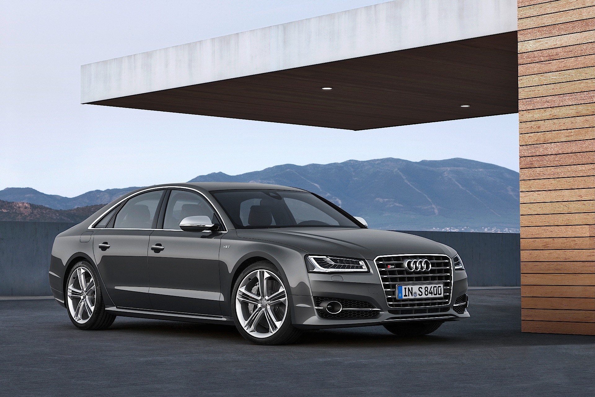 AUDI S8