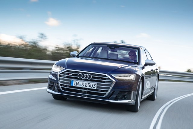 Audi S8 Foto 13