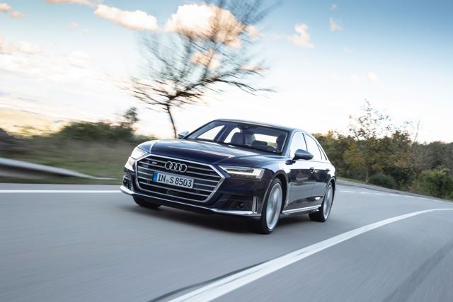 Audi S8 Foto 14
