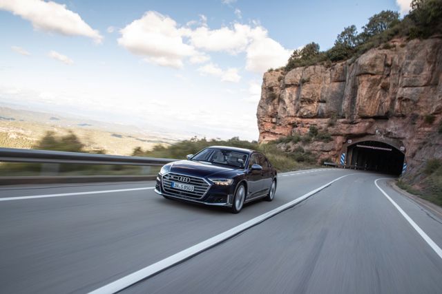 Audi S8 Foto 16