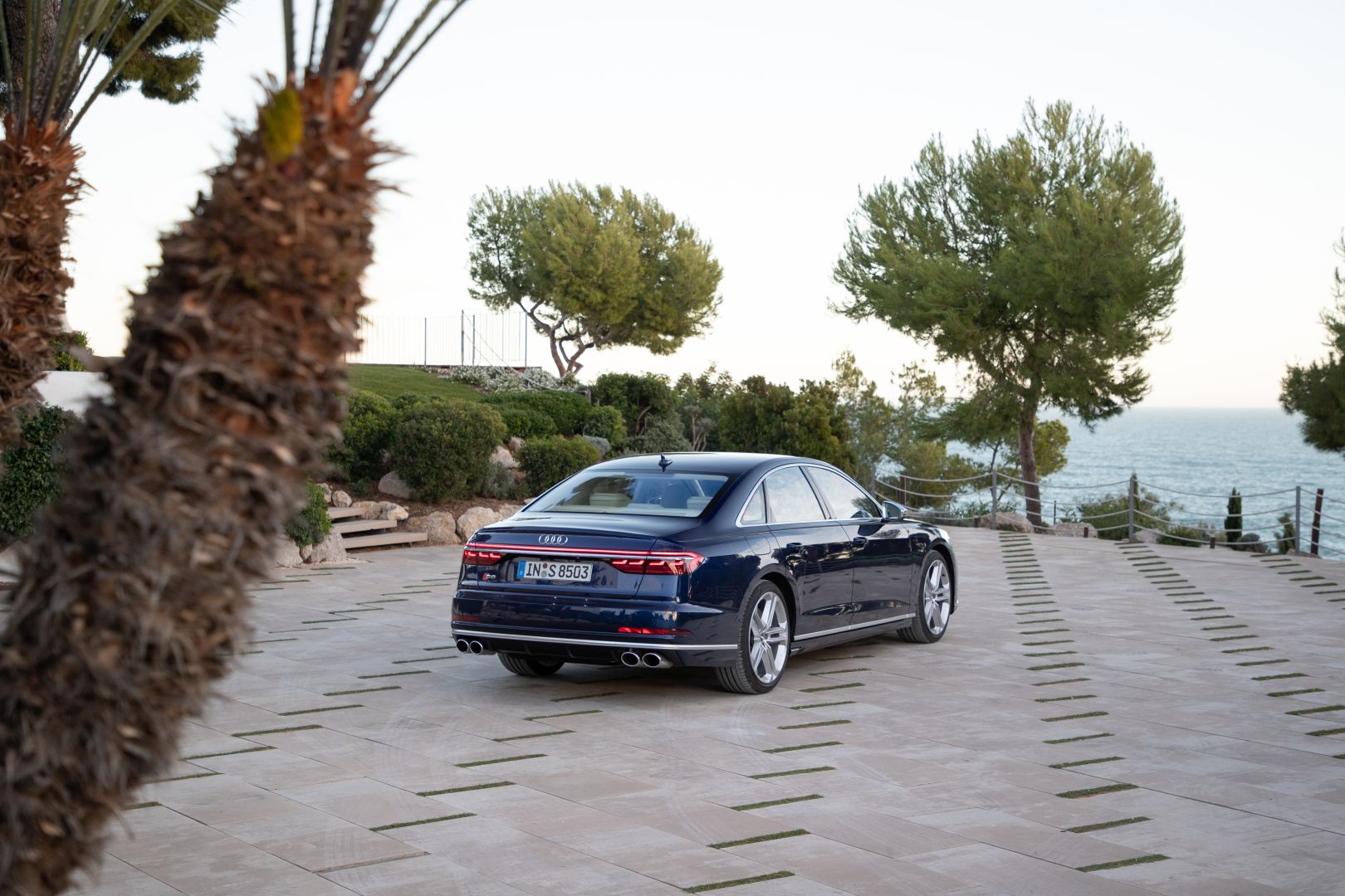Audi S8 photo 27