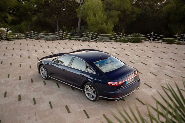 Audi S8 Foto 28
