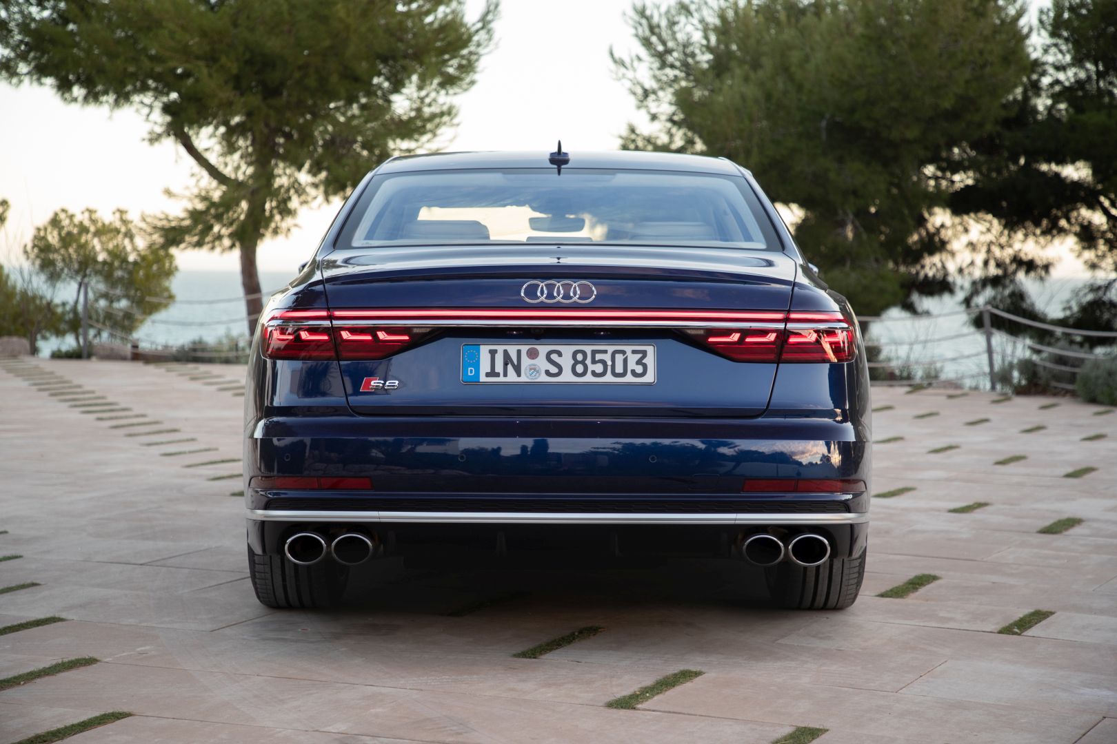 Audi S8 photo 29