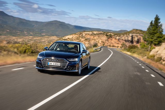 Audi S8 Foto 34