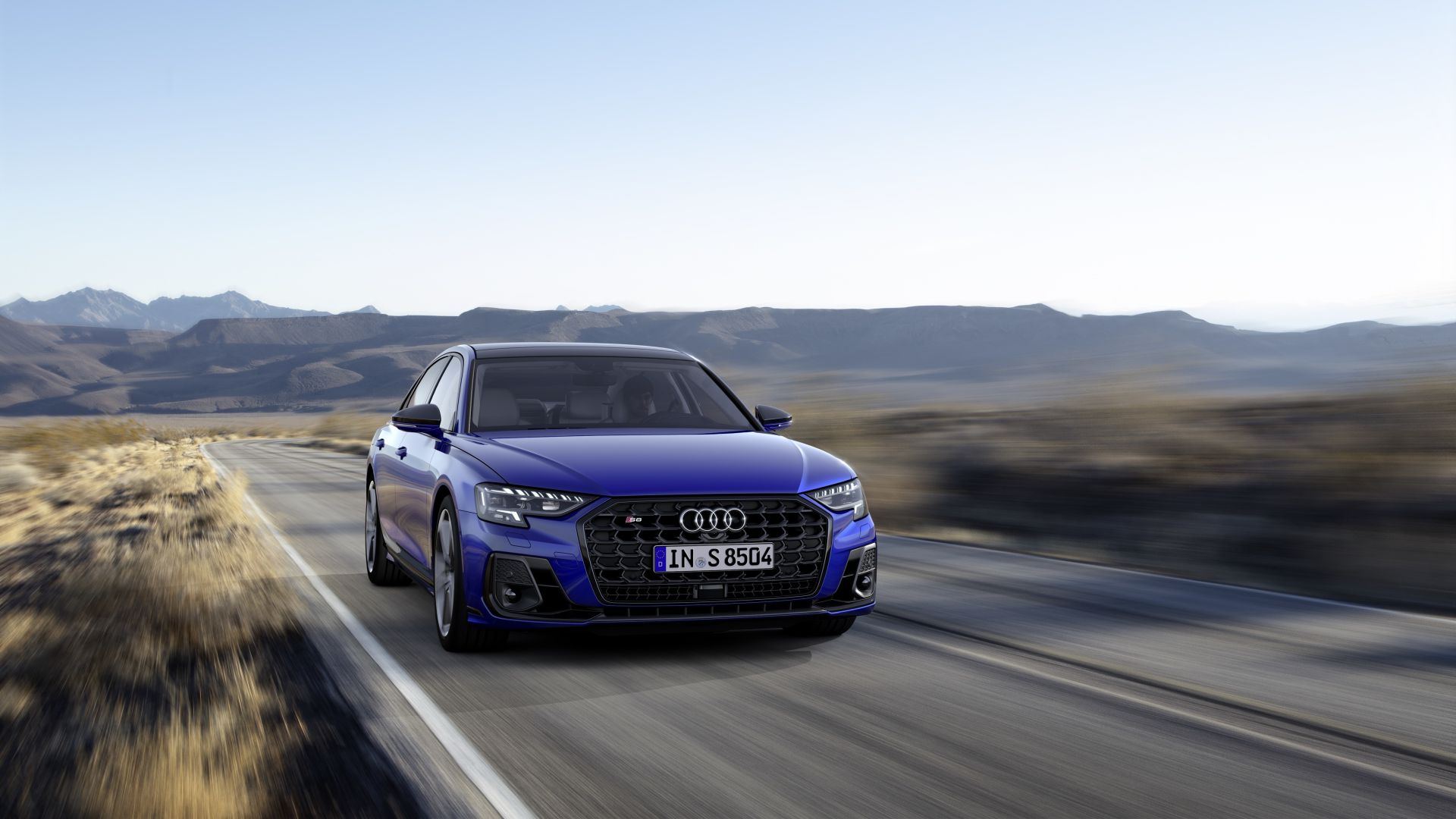Audi S8 photo 2