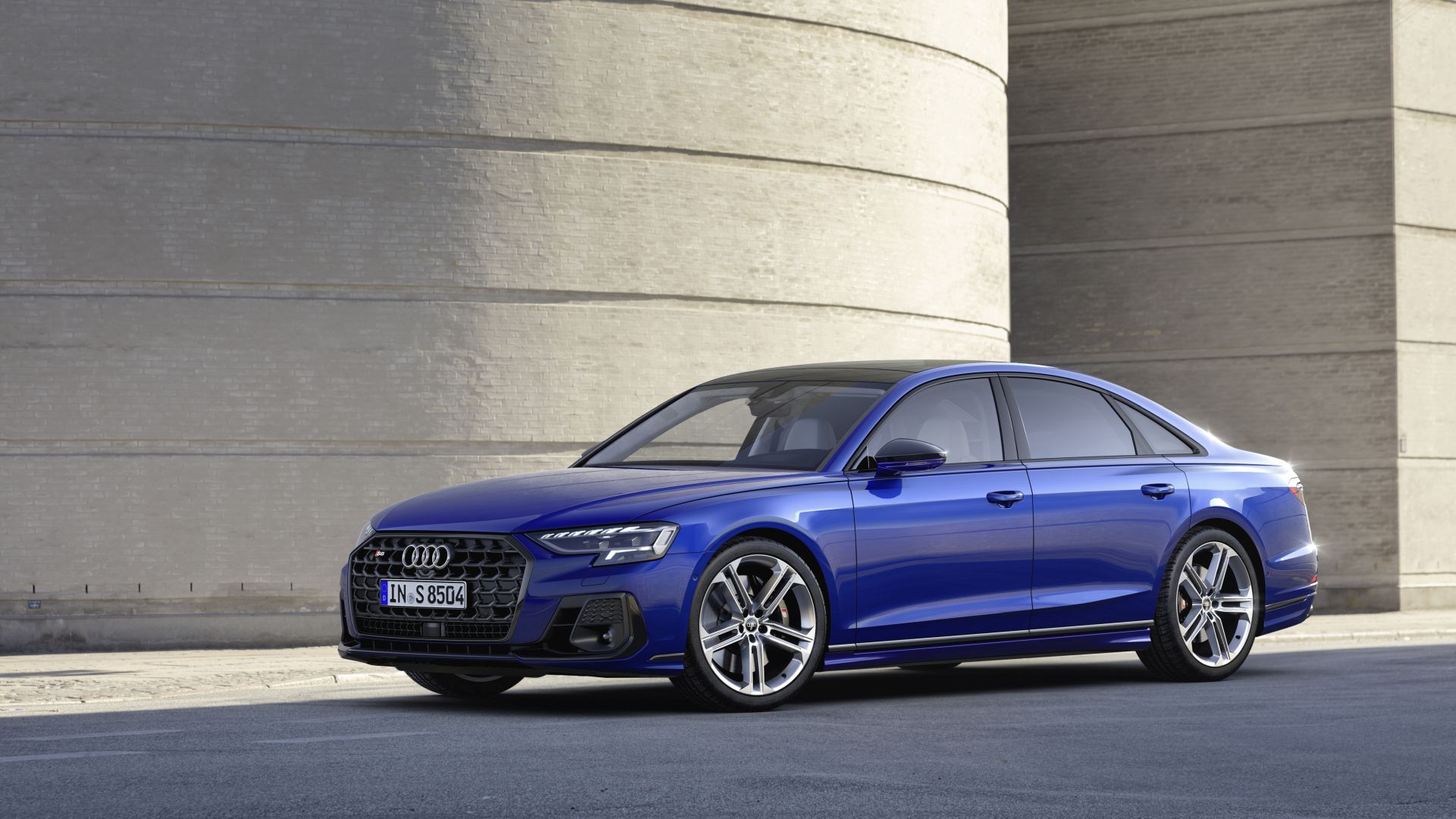 Audi S8 photo 3