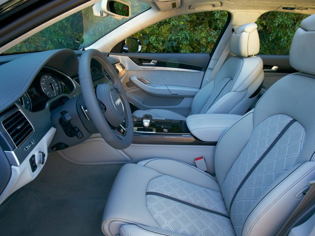 Audi S8 photo 65