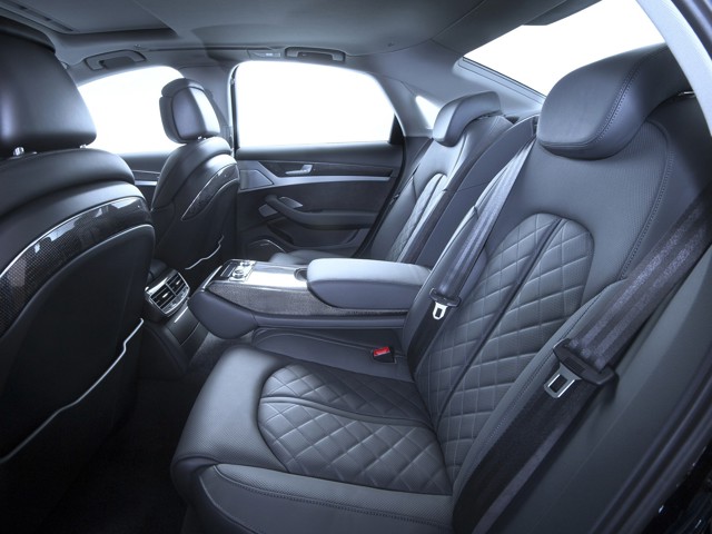 Audi S8 photo 68