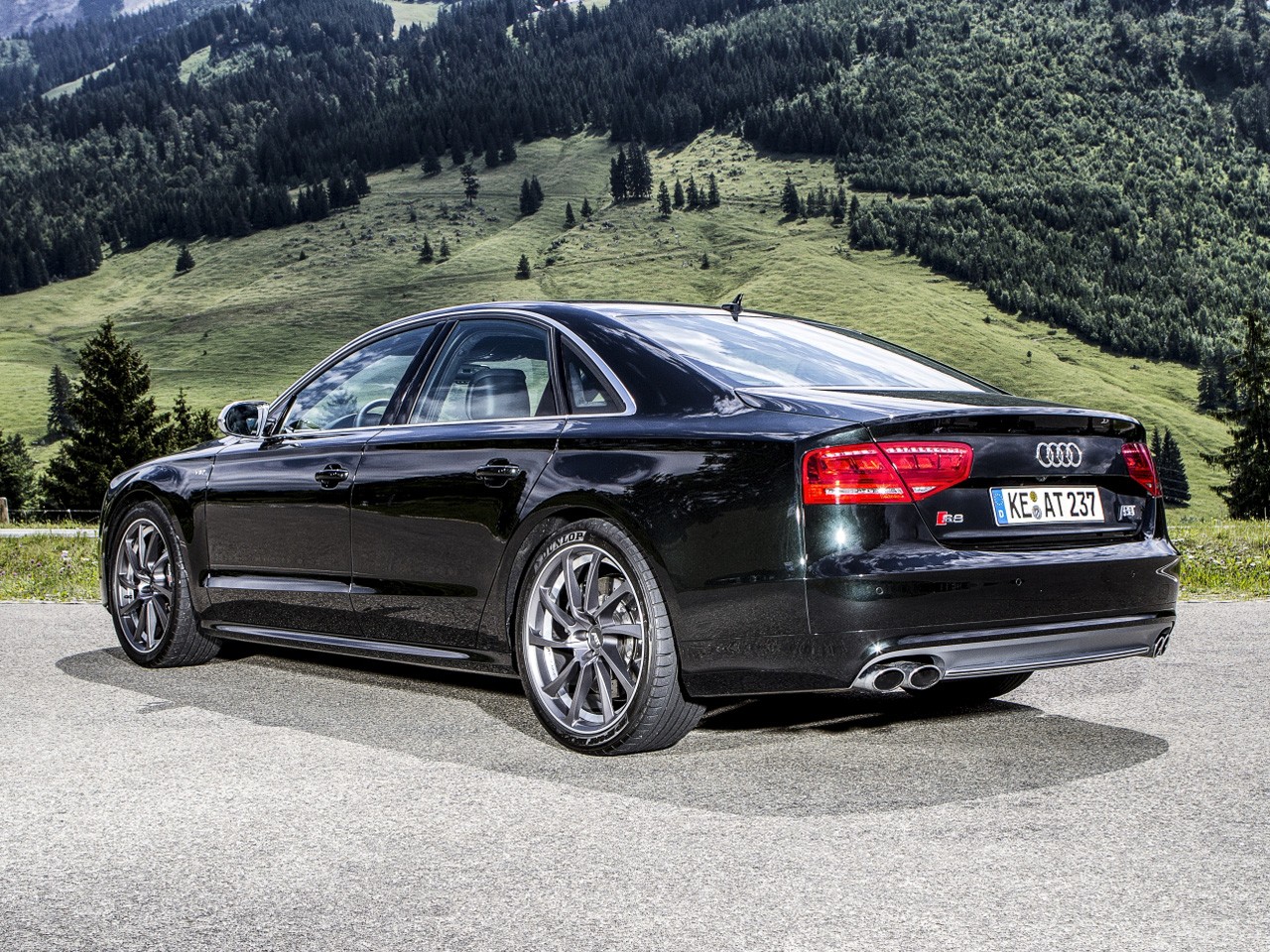 Audi S8 photo 12