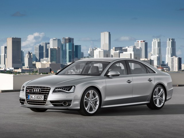 Audi S8 photo 15