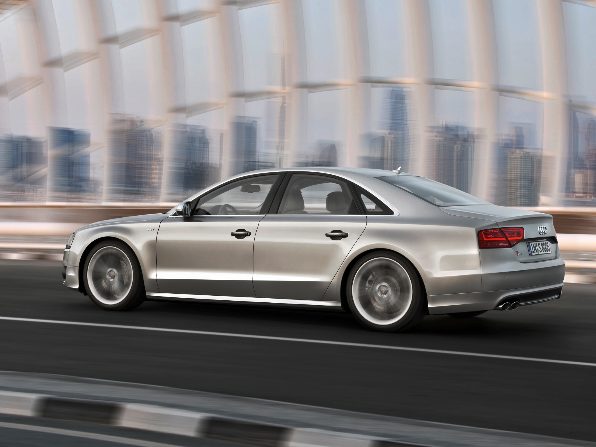 Audi S8 photo 21