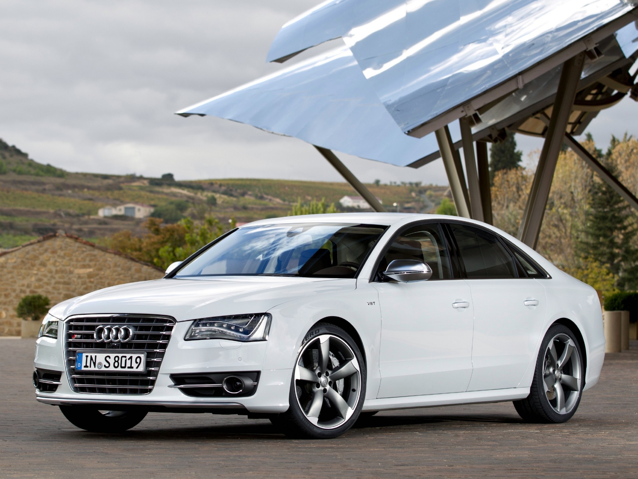 Audi S8 photo 23