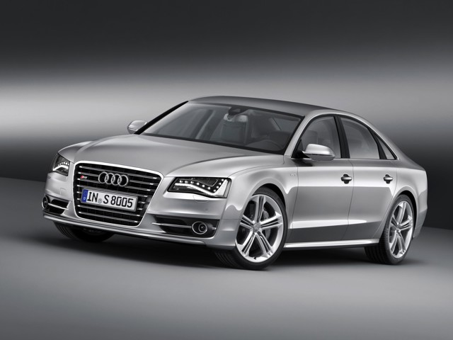 Audi S8 photo 25