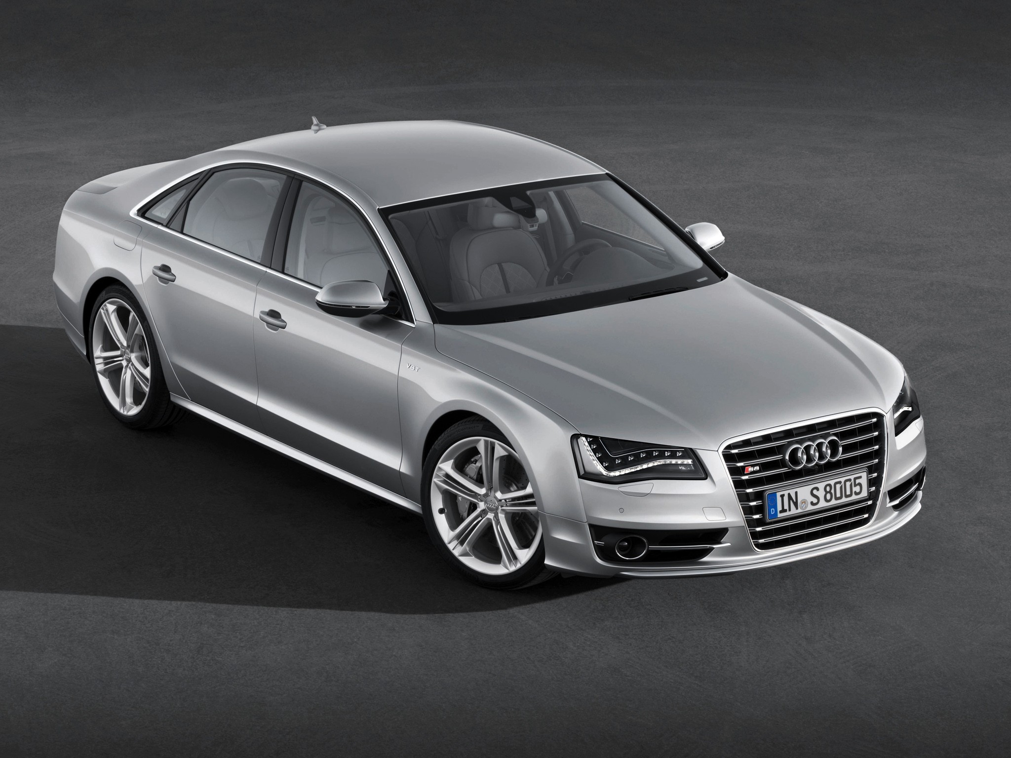 Audi S8 photo 26