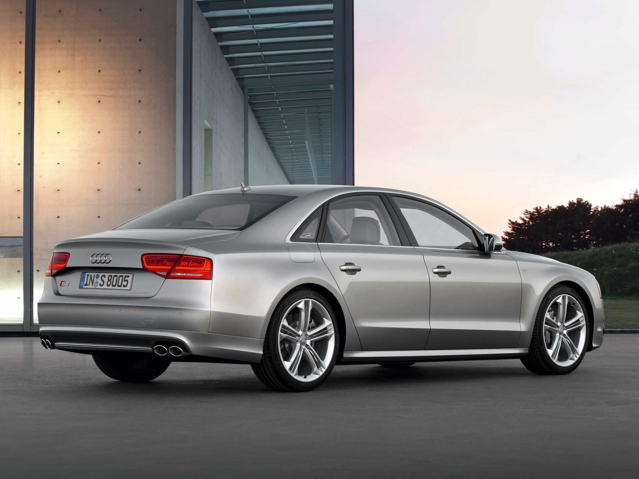 Audi S8 photo 28