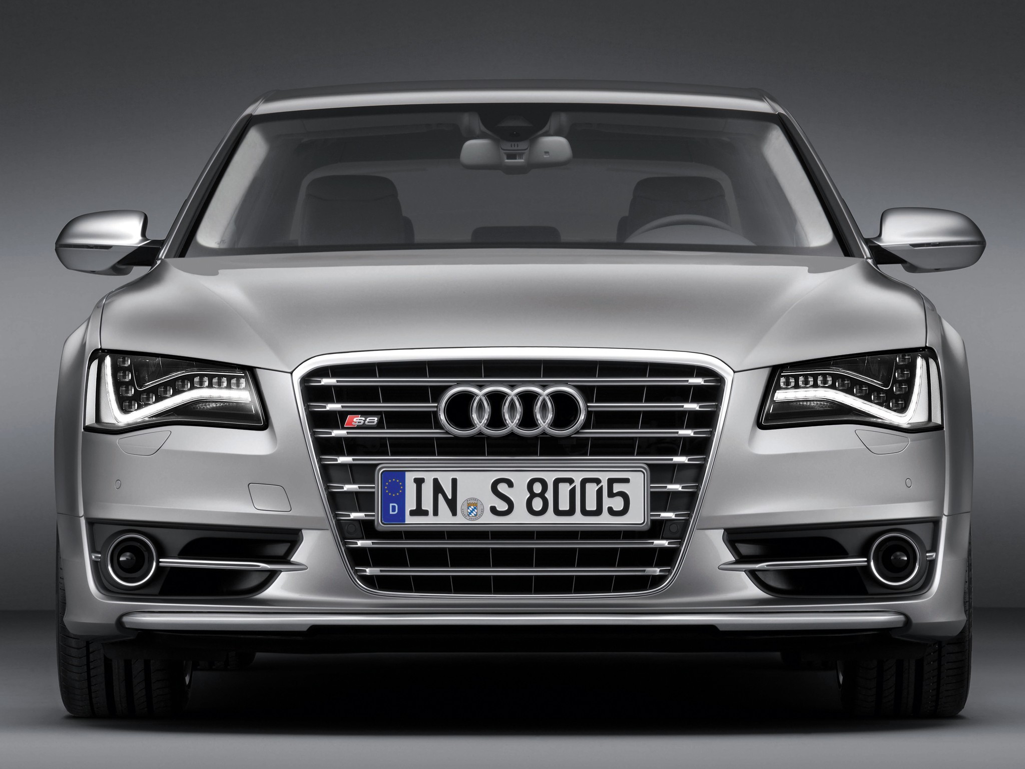 Audi S8 photo 30