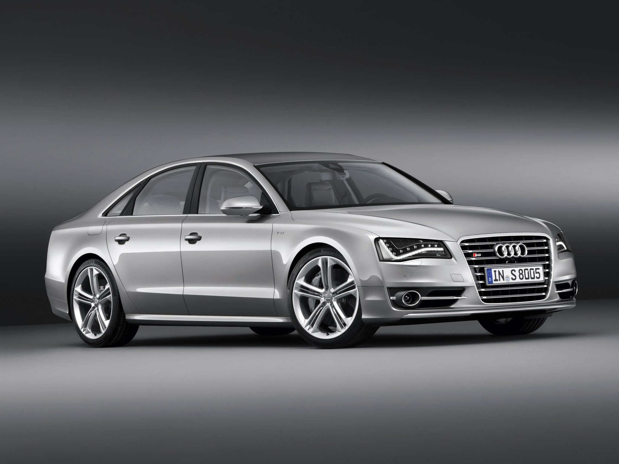 Audi S8 photo 33