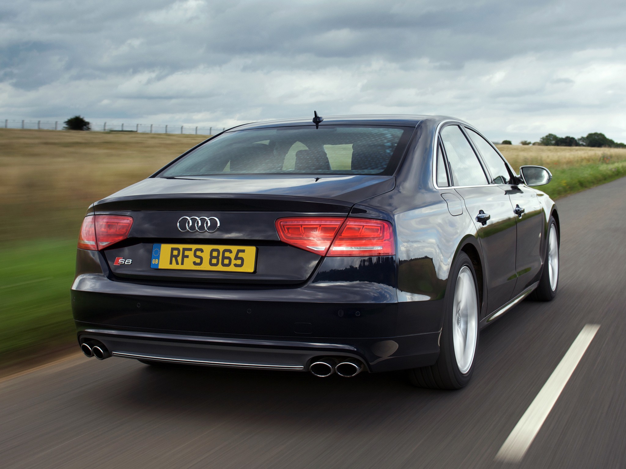 Audi S8 photo 41