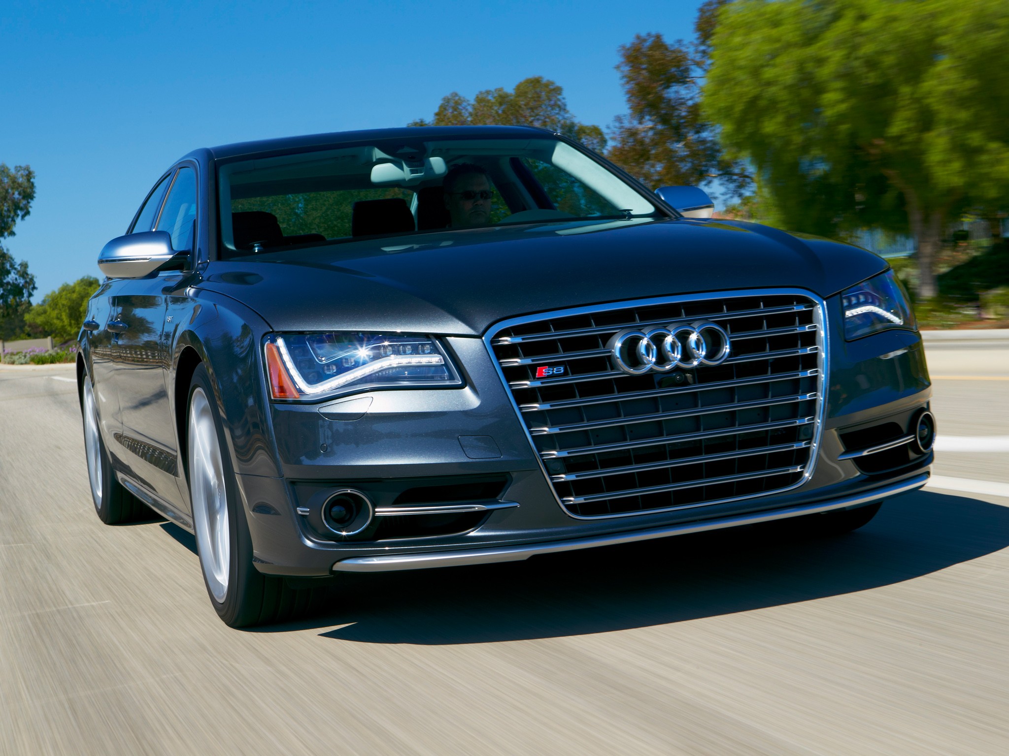 Audi S8 photo 42