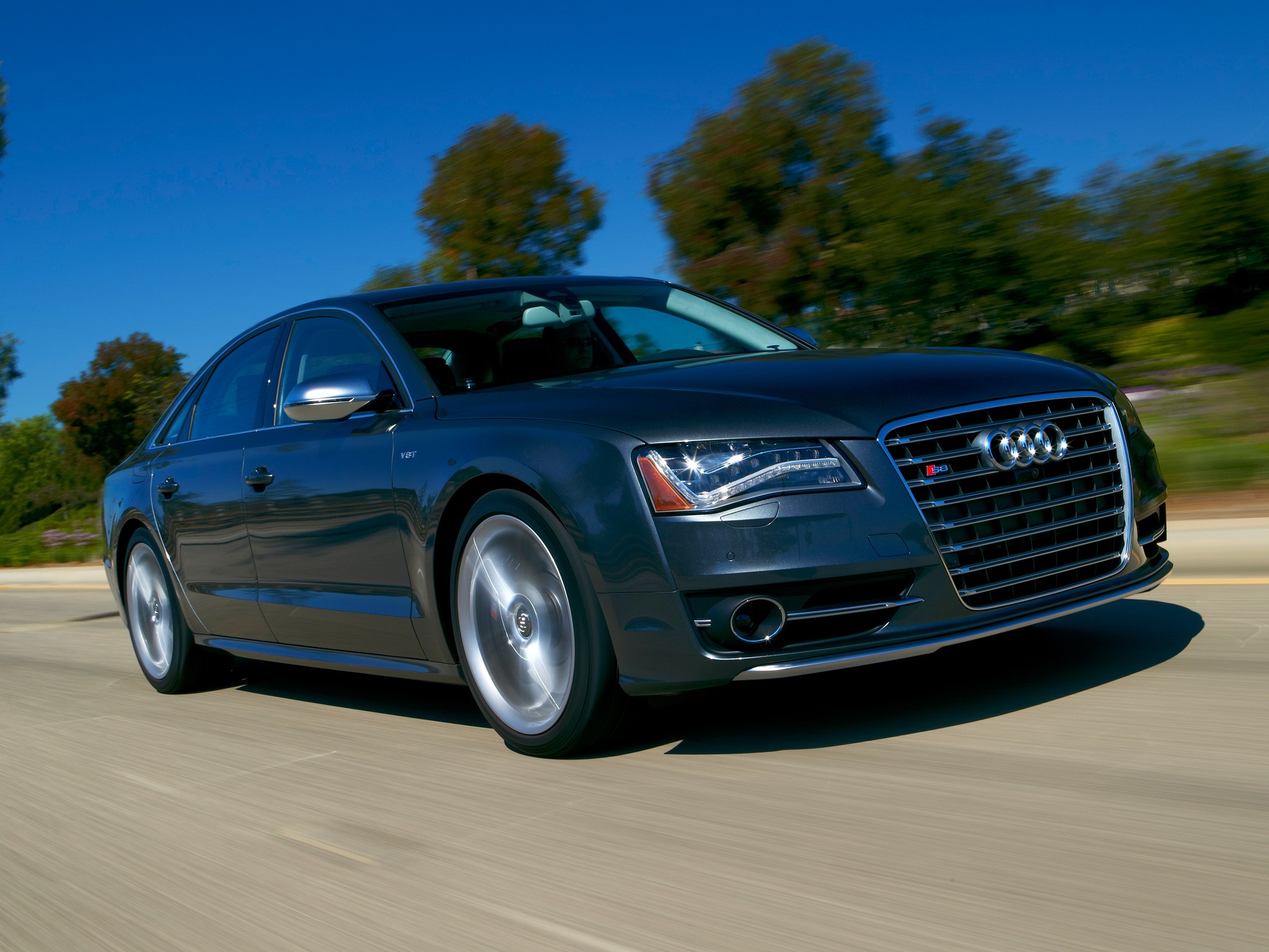 Audi S8 photo 44
