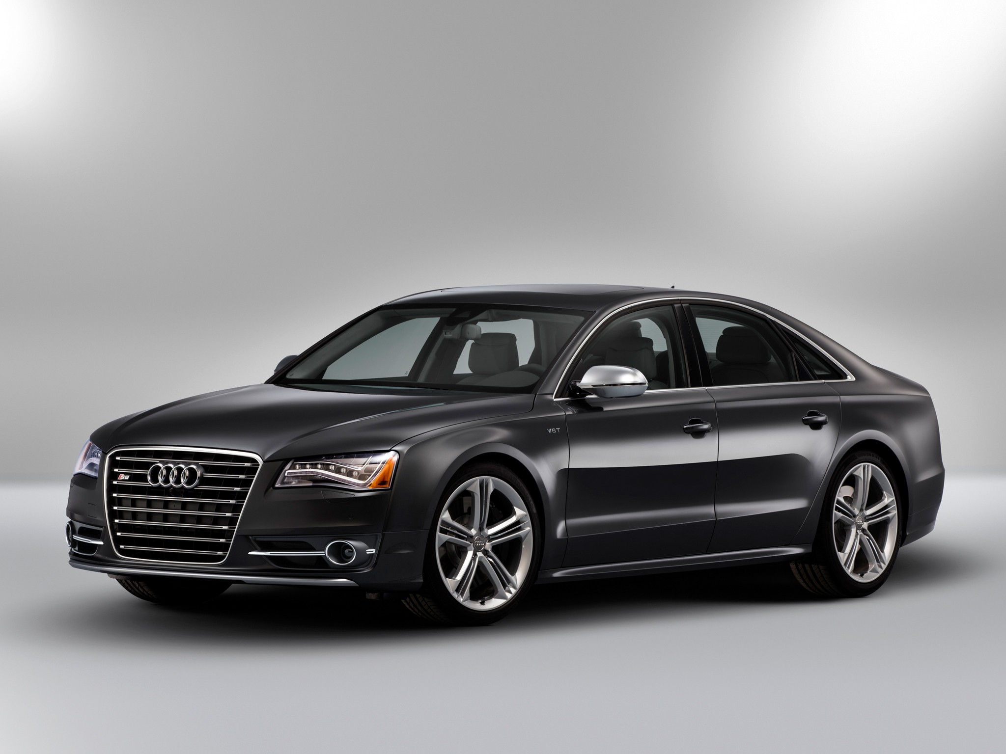 Audi S8 photo 46