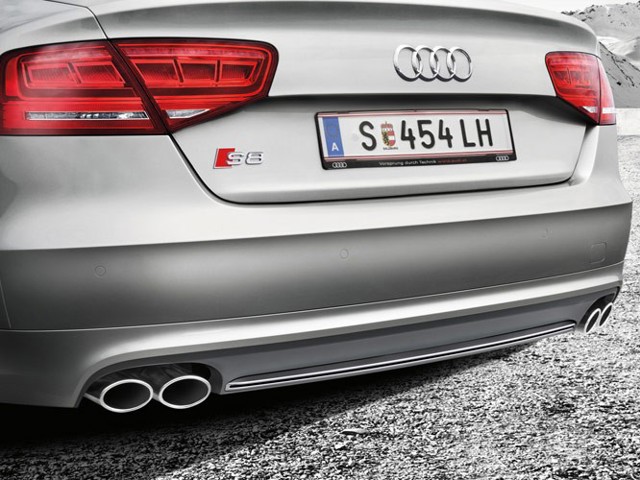 Audi S8 photo 6