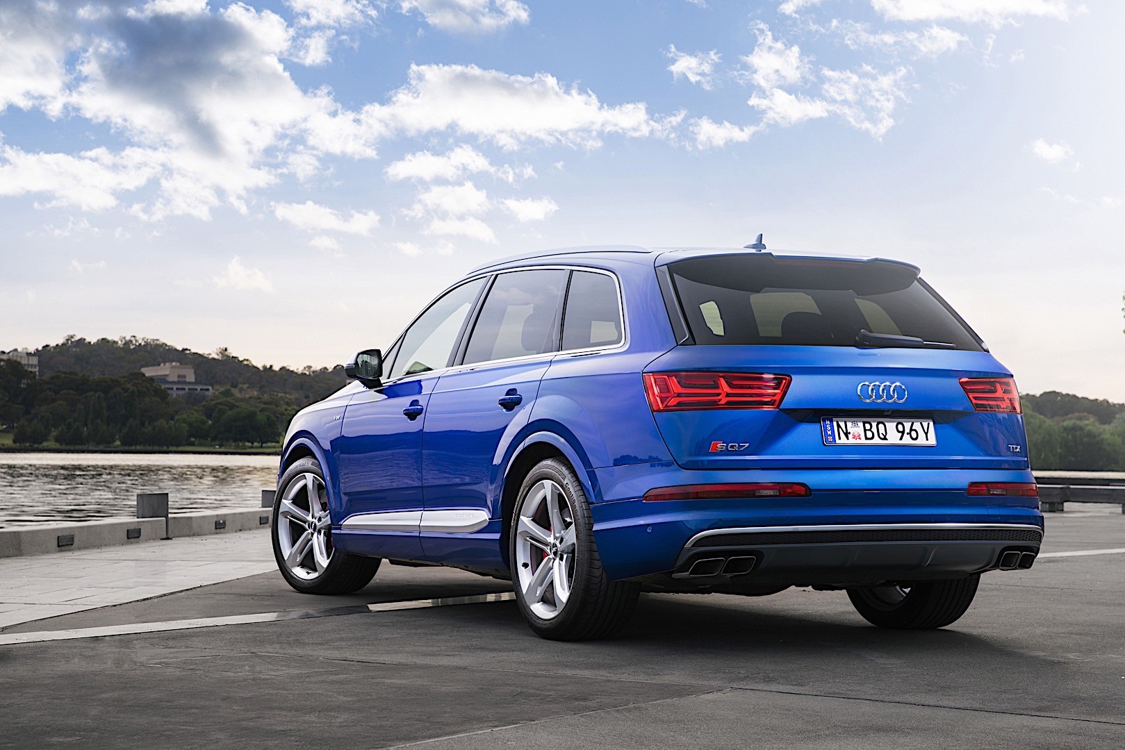 Audi Sq7 photo 22