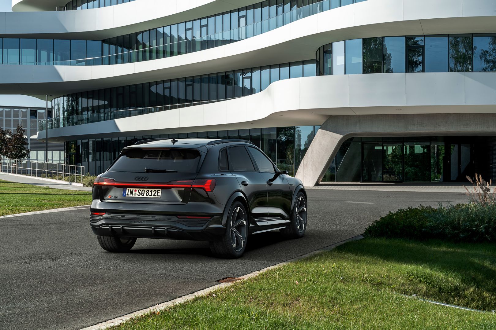 Audi Sq8 E-Tron photo 10
