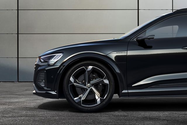 Audi Sq8 E-Tron photo 16