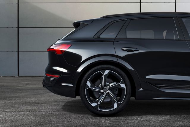 Audi Sq8 E-Tron photo 21